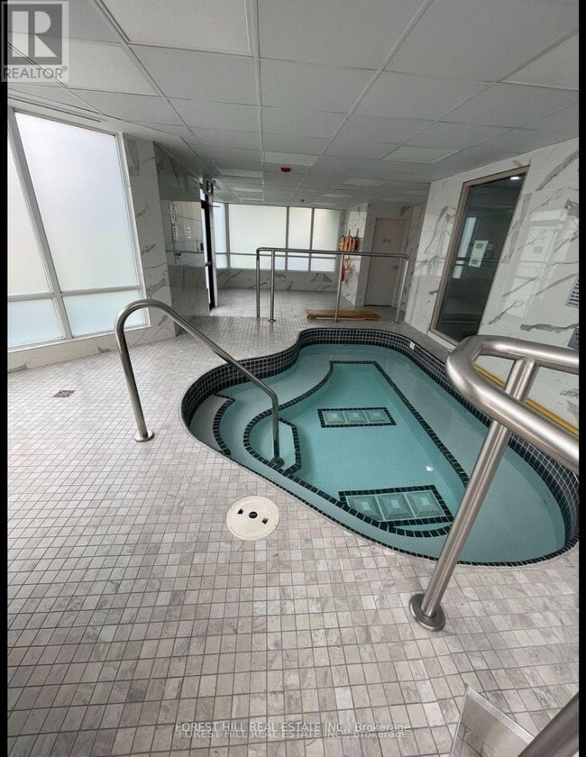 Photo du bâtiment - 1131-1131 Steeles Ave W