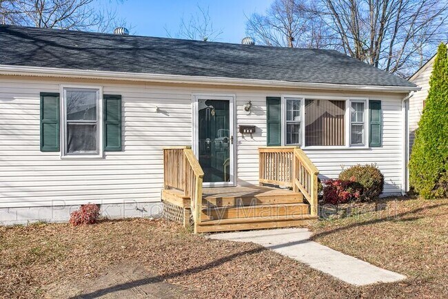 Building Photo - 204 N Juniper Ave