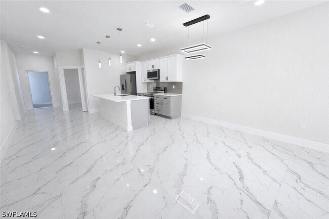 Foto del edificio - 4818 24th St SW