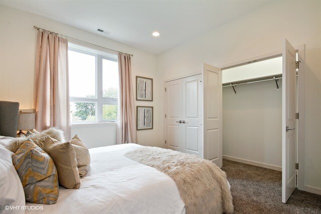 Foto principal - 4111 N Narragansett Ave
