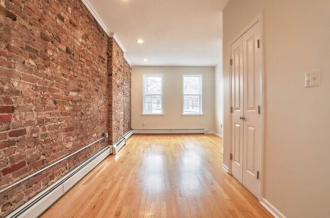 Foto del edificio - 273 Webster Ave