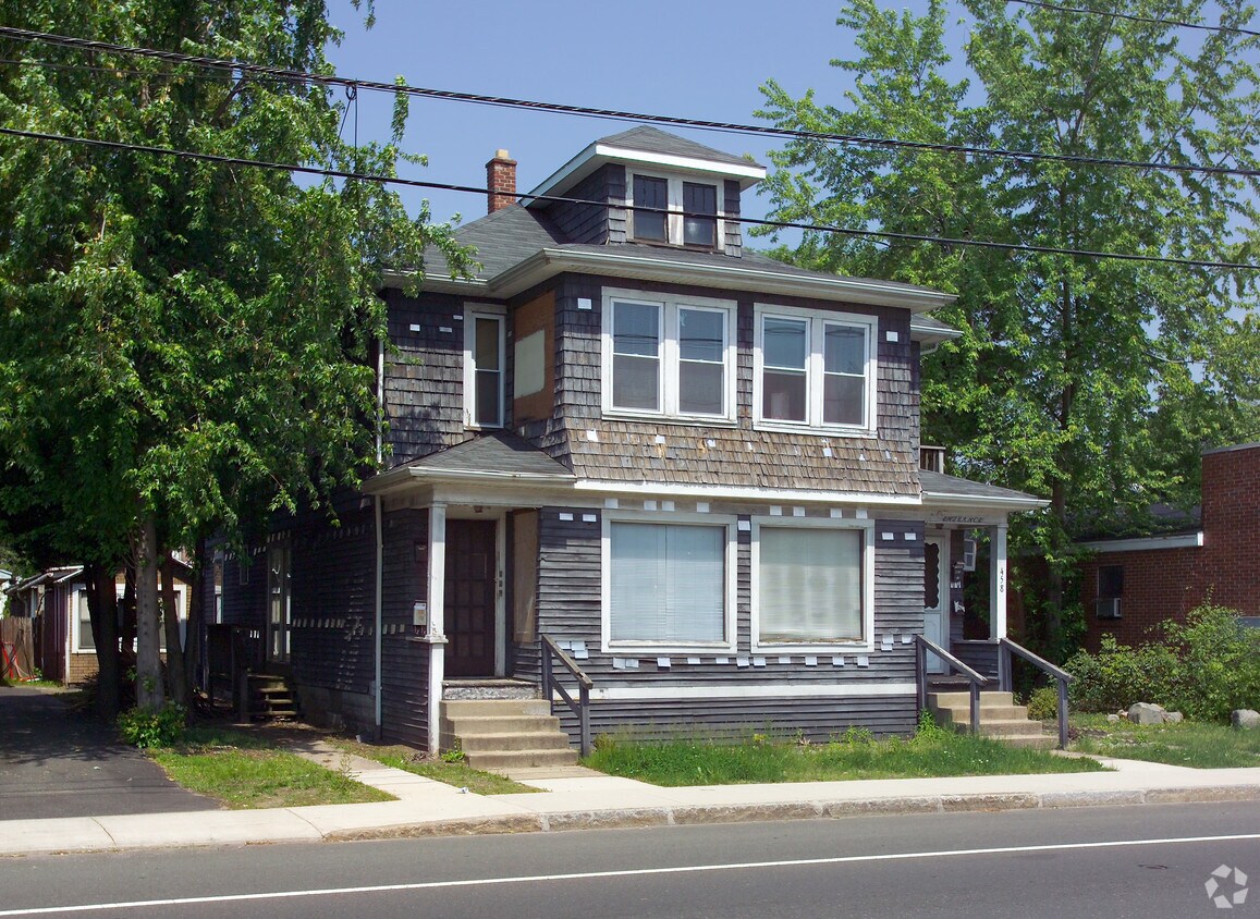 Building Photo - 458 Grattan St