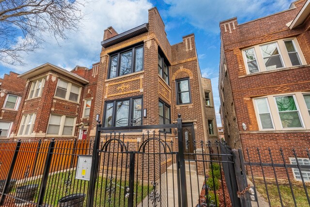 Foto del edificio - 303 N Lockwood Ave