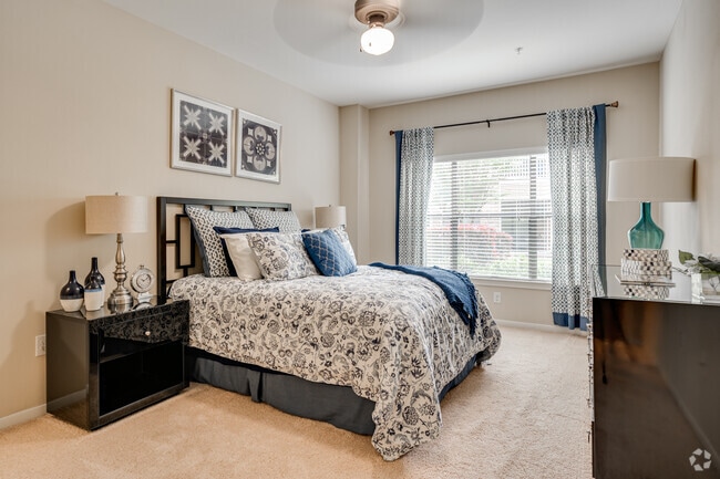 2BR, 2BA - 1,327SF - Waterstone