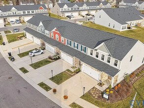 Building Photo - 701 Englewood Farms Dr