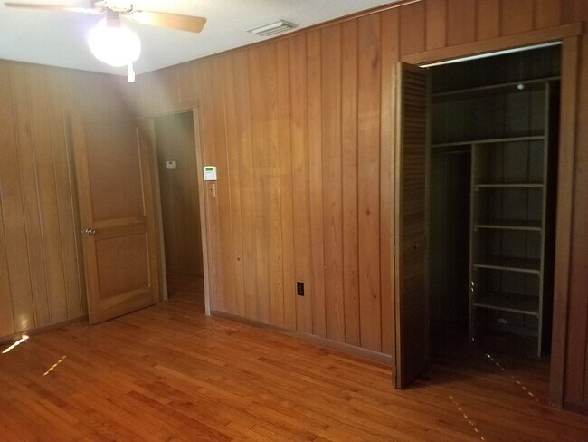Foto del edificio - 2223 Webber St