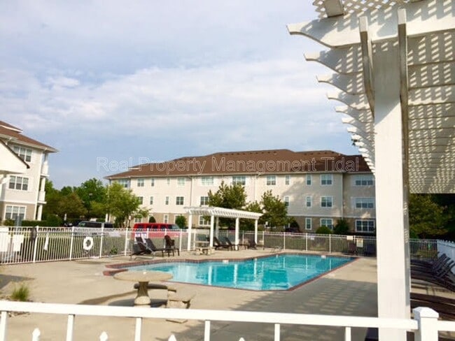 Foto del edificio - 920 Southmoor Dr