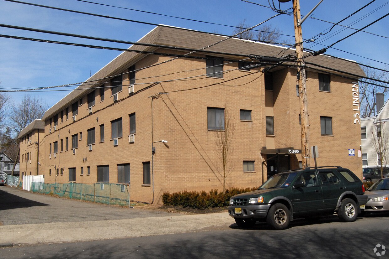 Primary Photo - Linden Court Apartments