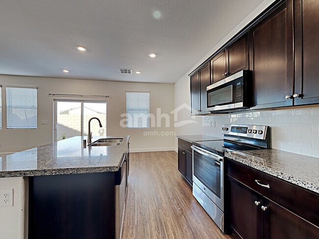 Building Photo - 8152 Inhibition Ct