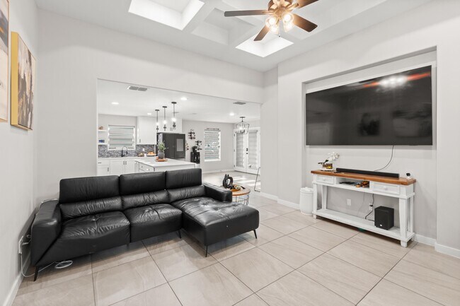 Building Photo - 5418 Travesia Ct