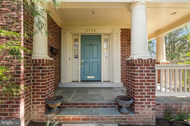 Foto del edificio - 2728 McKinley St NW