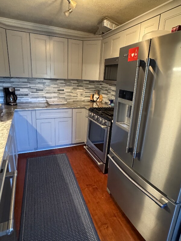 Foto del edificio - 128 Cedar Ln