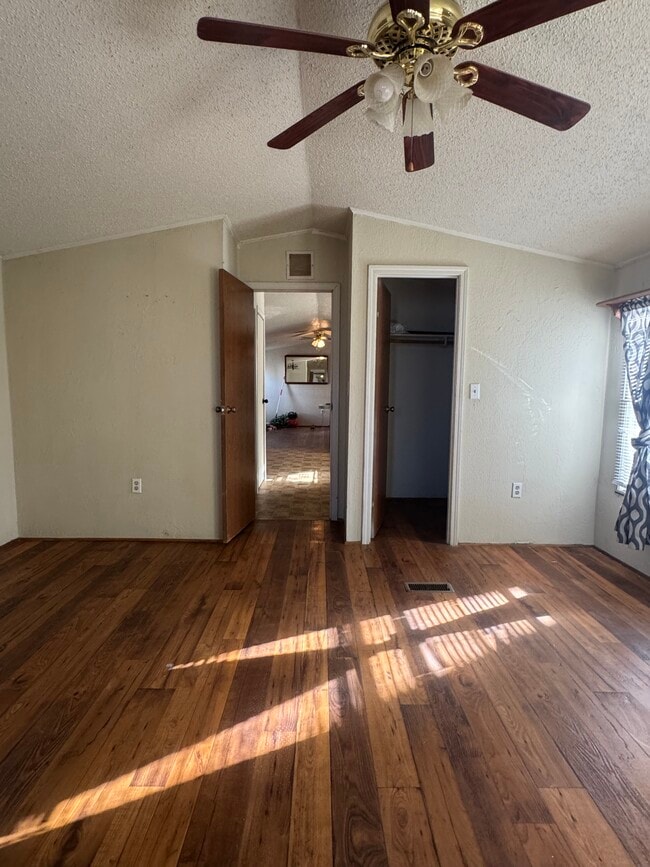 Building Photo - 313 NW 3rd St