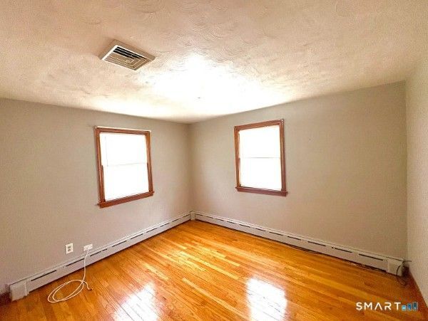 Foto del edificio - 48 Gates Ave