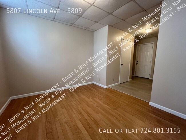Building Photo - 1st Floor Unit in Export - Cats Allowed