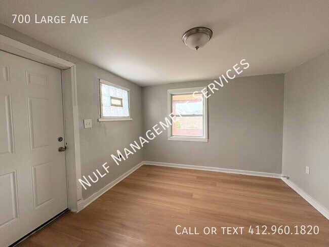 Foto del edificio - 700 Large Ave