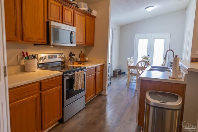 Foto del edificio - 616 Reservation Ave