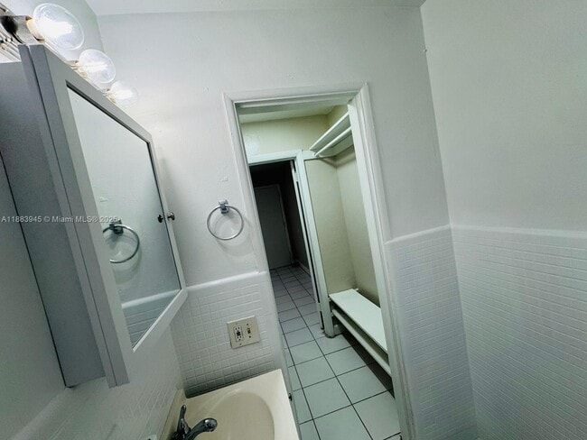 Foto del edificio - 2960 W Flagler St