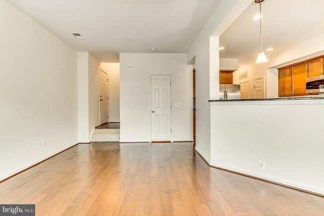 Building Photo - 45770 Winding Branch Terrace