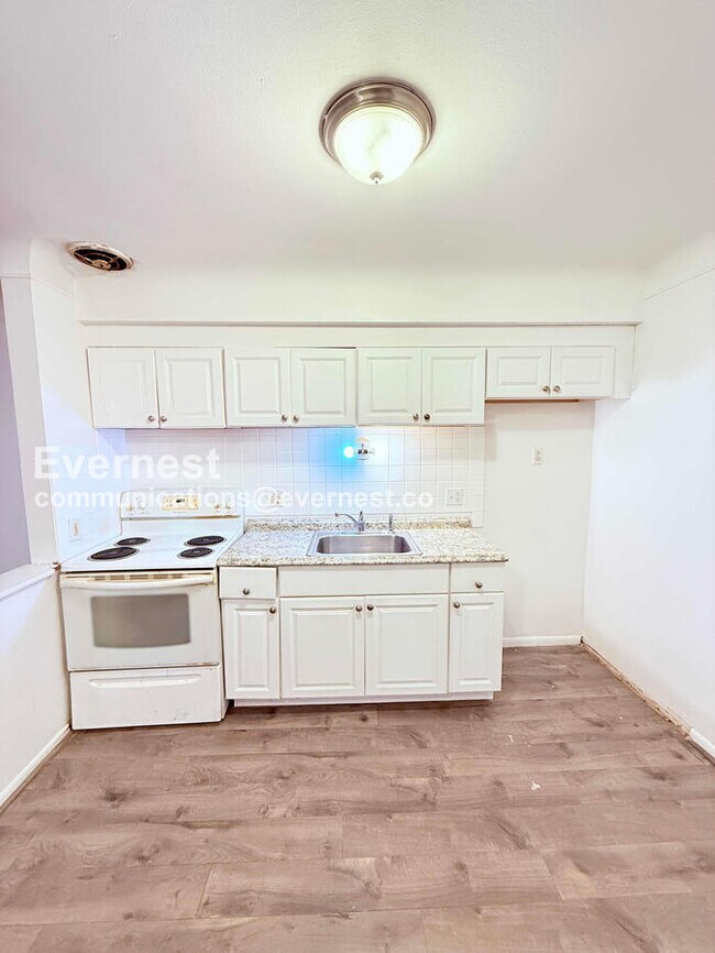 Foto del edificio - 15601 Schoolcraft Rd