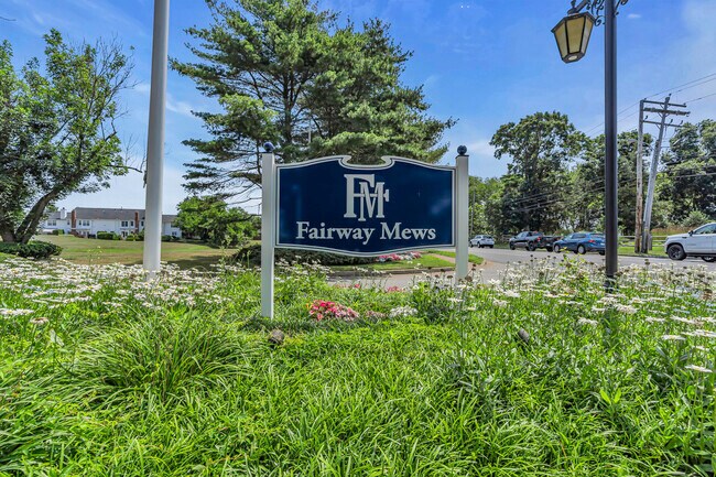 Building Photo - 15 Linden Dr