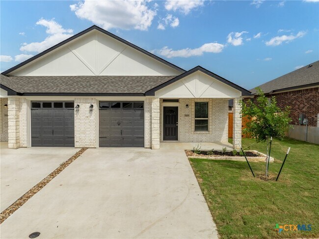 Building Photo - 5109 Rose Petal Ct