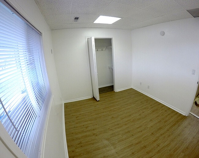 Master bedroom - 101 Parkway Ave