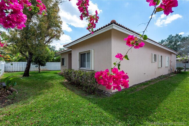 Foto del edificio - 3167 SW 140th Ave