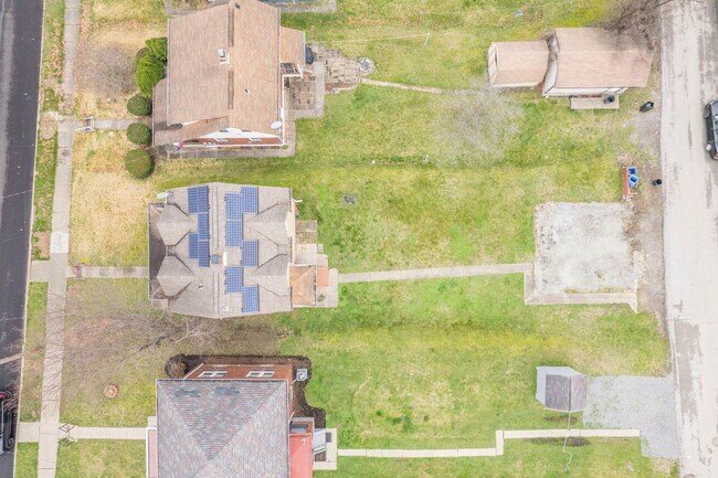 Foto del edificio - Gorgeous 3 bedroom home in Clairton availa...