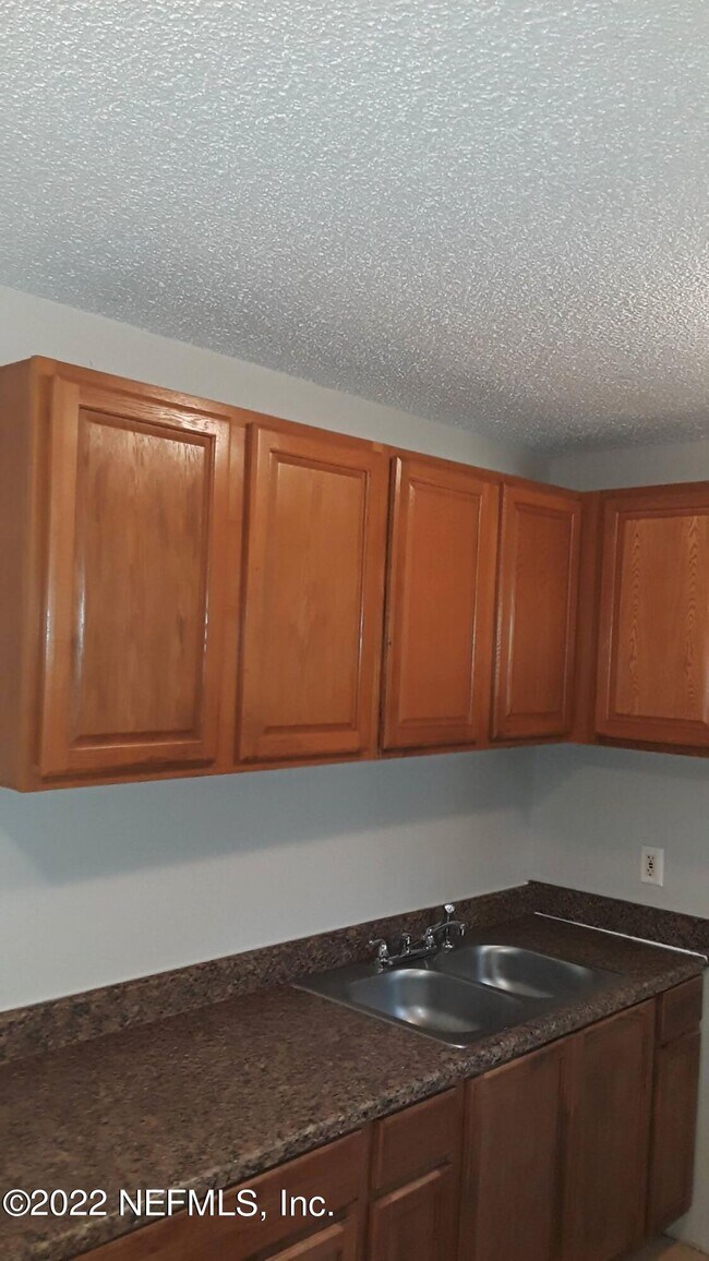 Building Photo - 5223 Pennant Dr