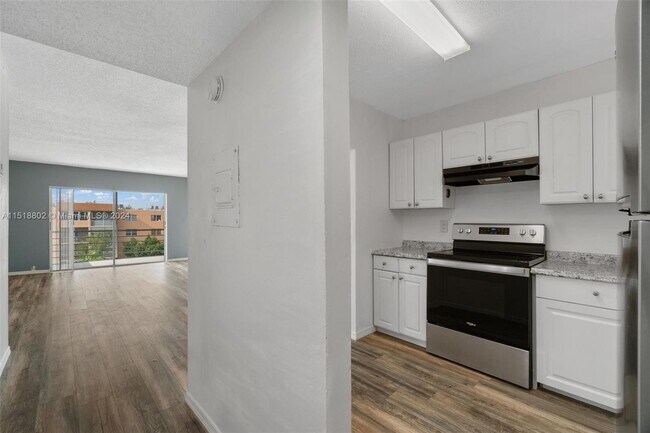 Building Photo - 7502 NW 30th Pl
