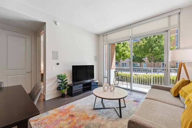 Foto del edificio - 9845 N Central Expy