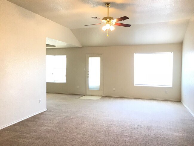 Foto del edificio - 3-Bedroom House for Rent in Killeen