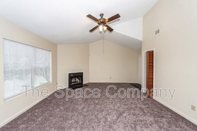 Building Photo - 2020 Coldspring Dr