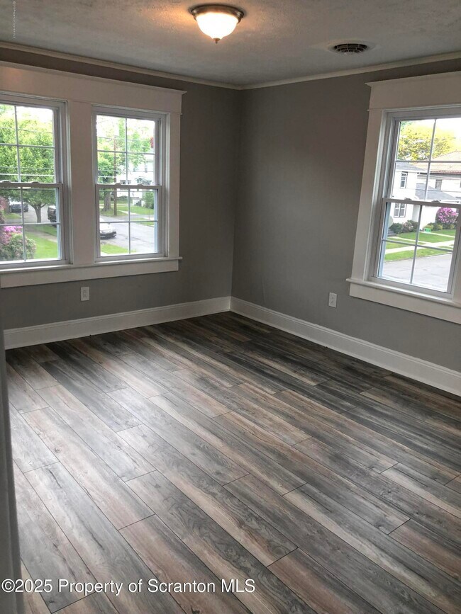 Building Photo - 1630 Clay Ave