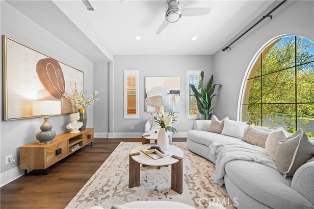 Foto del edificio - 18 Windrow Rd