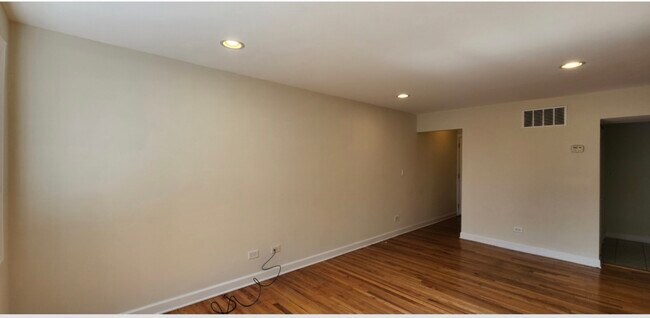 Foto del edificio - 5953 N Kenmore Ave