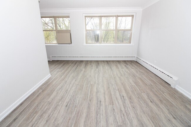 Salon - 43 Roslyn Road