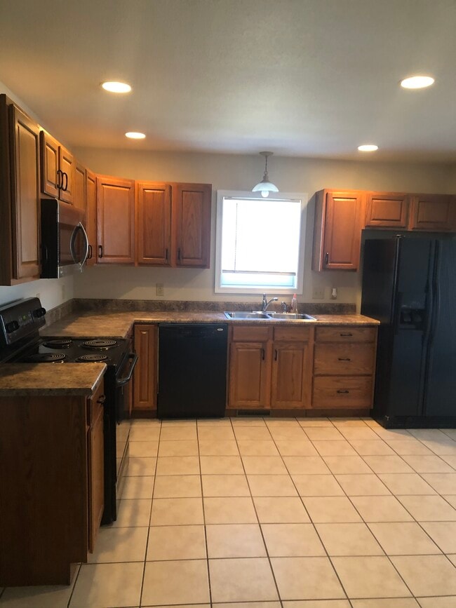 Kitchen - 4591 Michigan Blvd