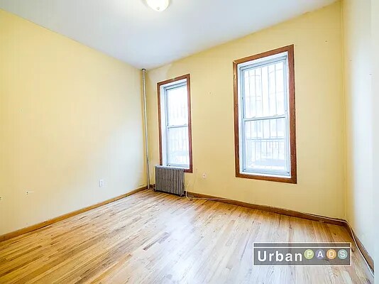 Building Photo - 585 Saint Johns Plz
