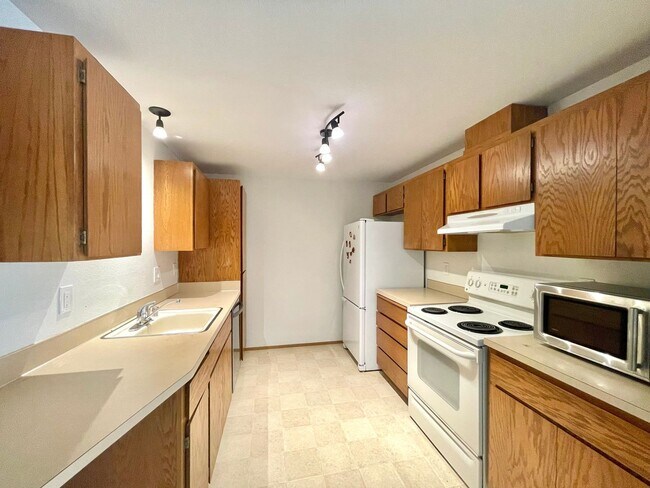 Foto del edificio - Kirkland 2BR Condo for Rent