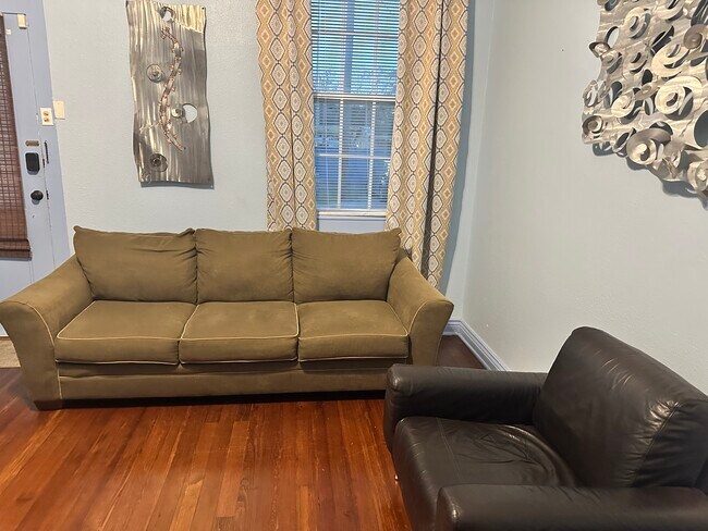 Foto del edificio - 423 Dakin St