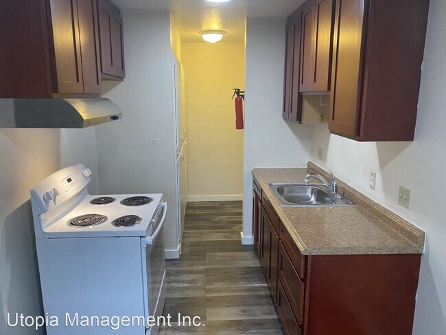 Foto del edificio - 2 br, 1.5 bath House - 444 Corcoran Ave #2