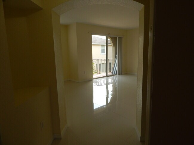 Foto del edificio - 8826 W Flagler St