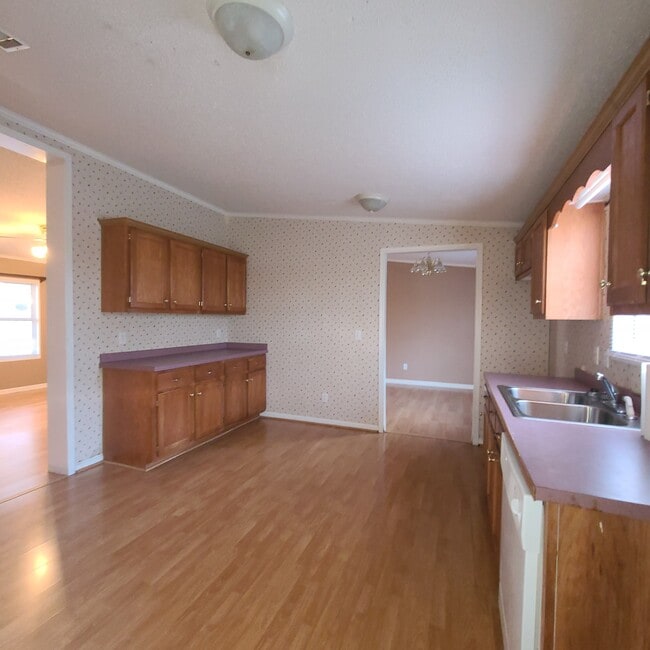 Building Photo - 3238 Helton St