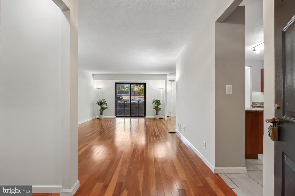 Foto principal - 5904 Mt Eagle Dr