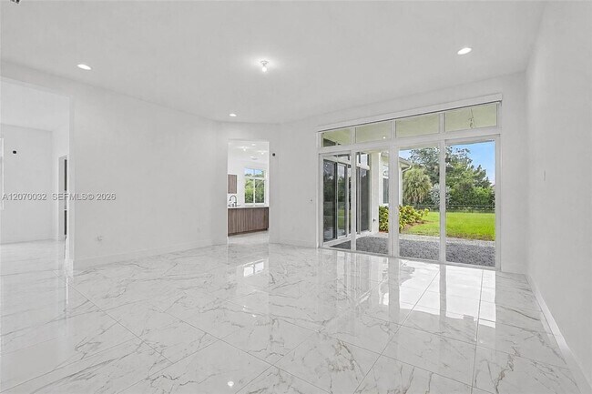 Foto del edificio - 2440 SW 122nd Ter