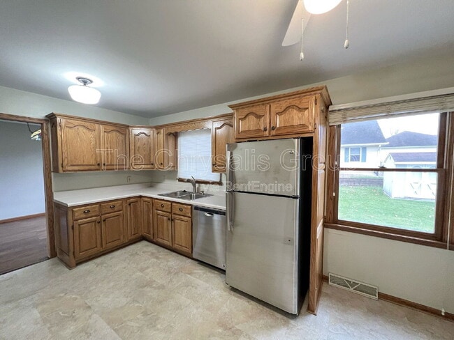 Building Photo - 623 Mason St