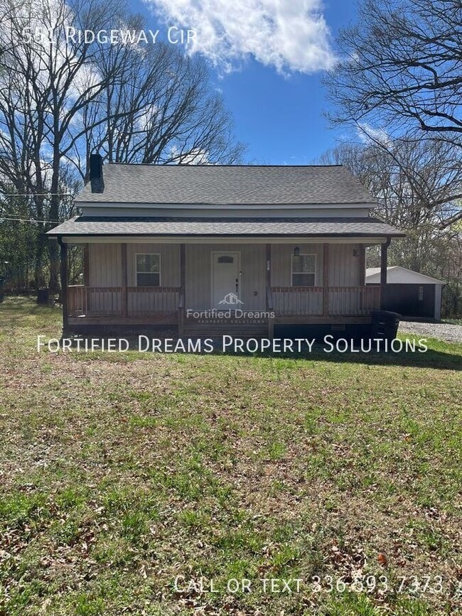 Building Photo - 551 Ridgeway Cir