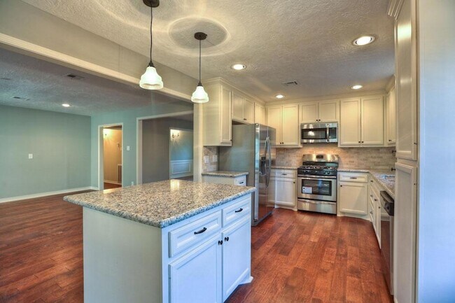 Foto del edificio - 1138 Cottage Oak Ln